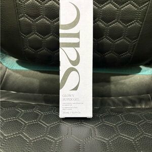 Saie Glowy Super Gel - Hydrating Makeup Primer and Illuminating Glow Serum